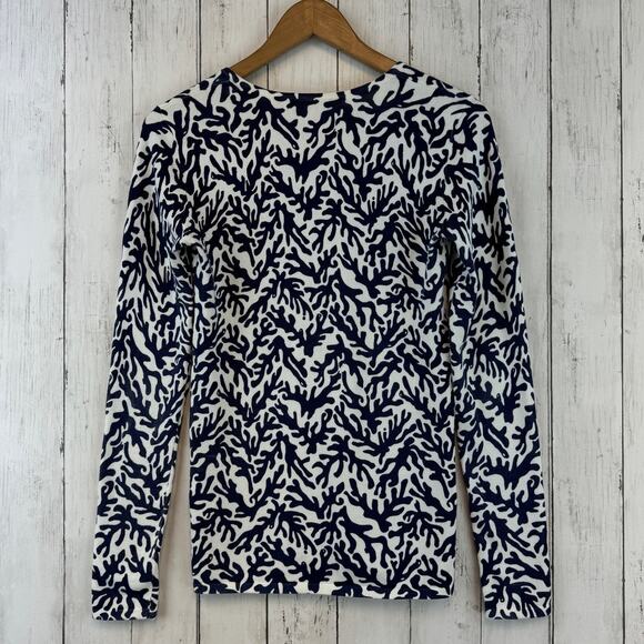 Lilly Pulitzer Bright Navy Treasure Adelaide V-Neck Knit Sweater Size Small - Picture 7 of 13